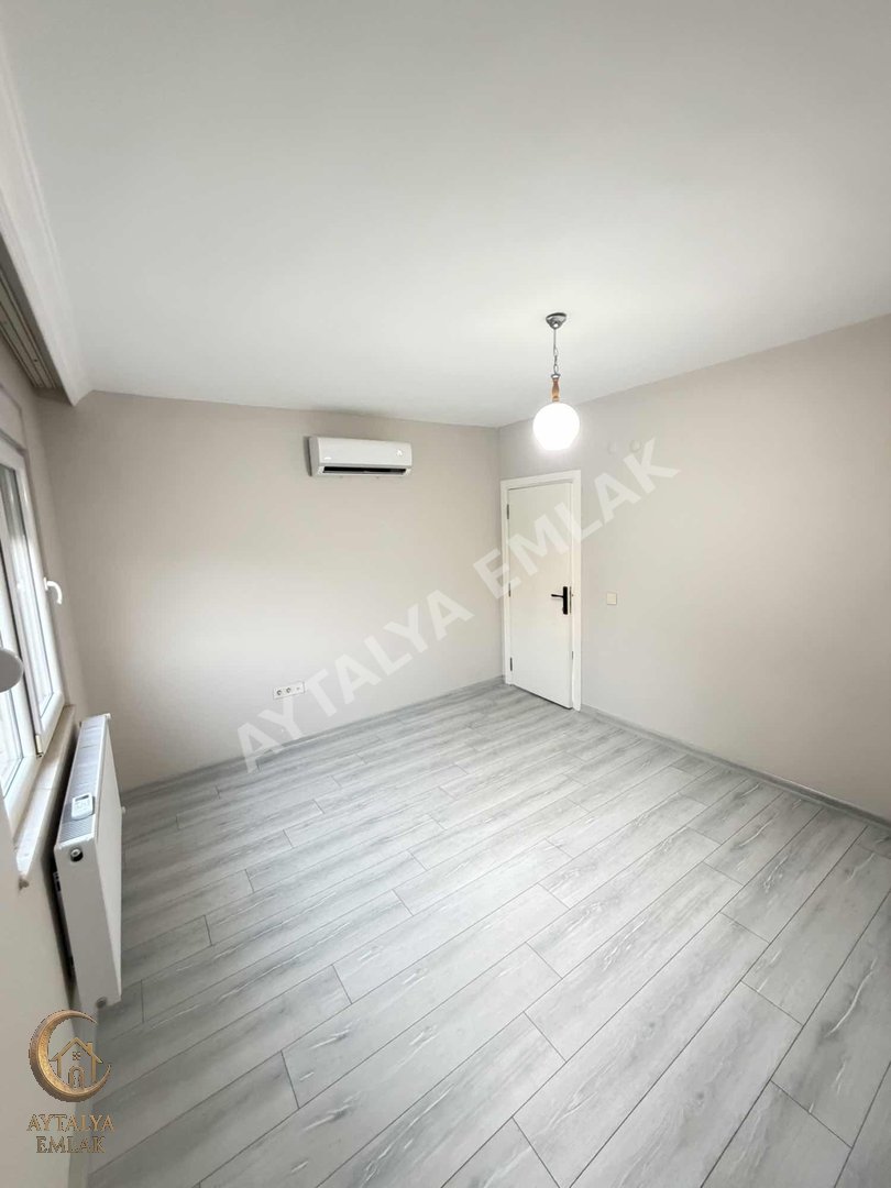 Varsak LCW Arkası Doğalgazlı Tramvaya Yakın Sıfır Tadilatlı 2+1